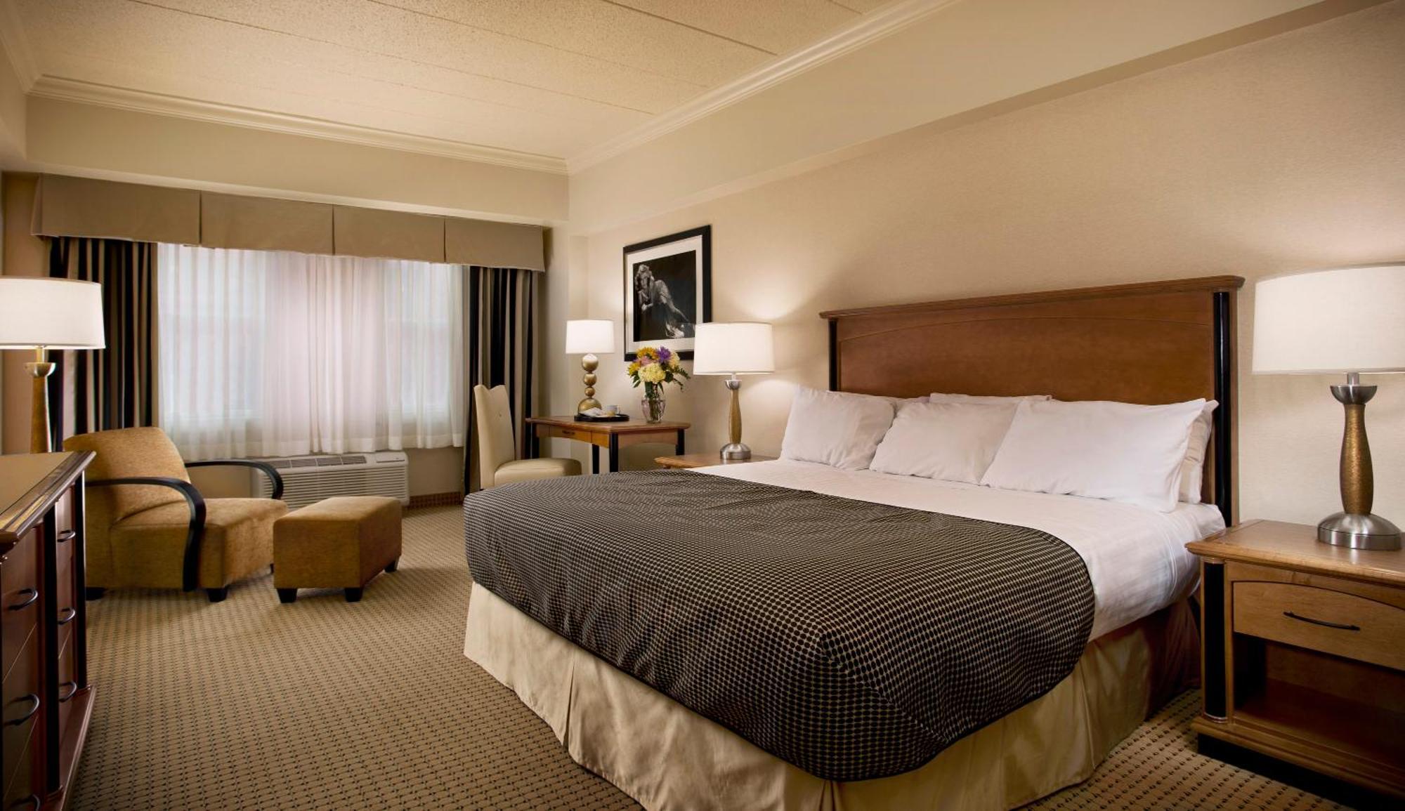 Deluxe King Room